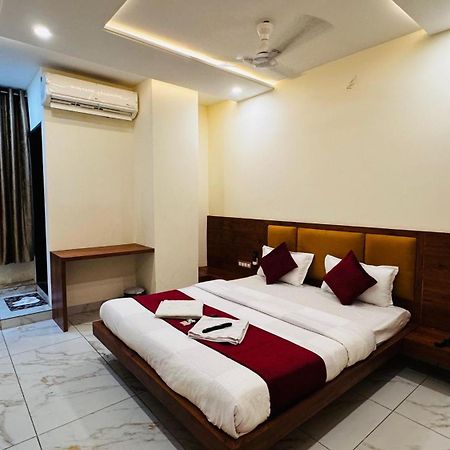 Hotel Prakasham Ujjain Eksteriør bilde