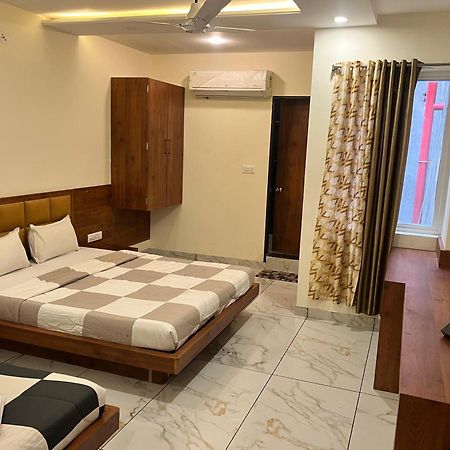 Hotel Prakasham Ujjain Eksteriør bilde