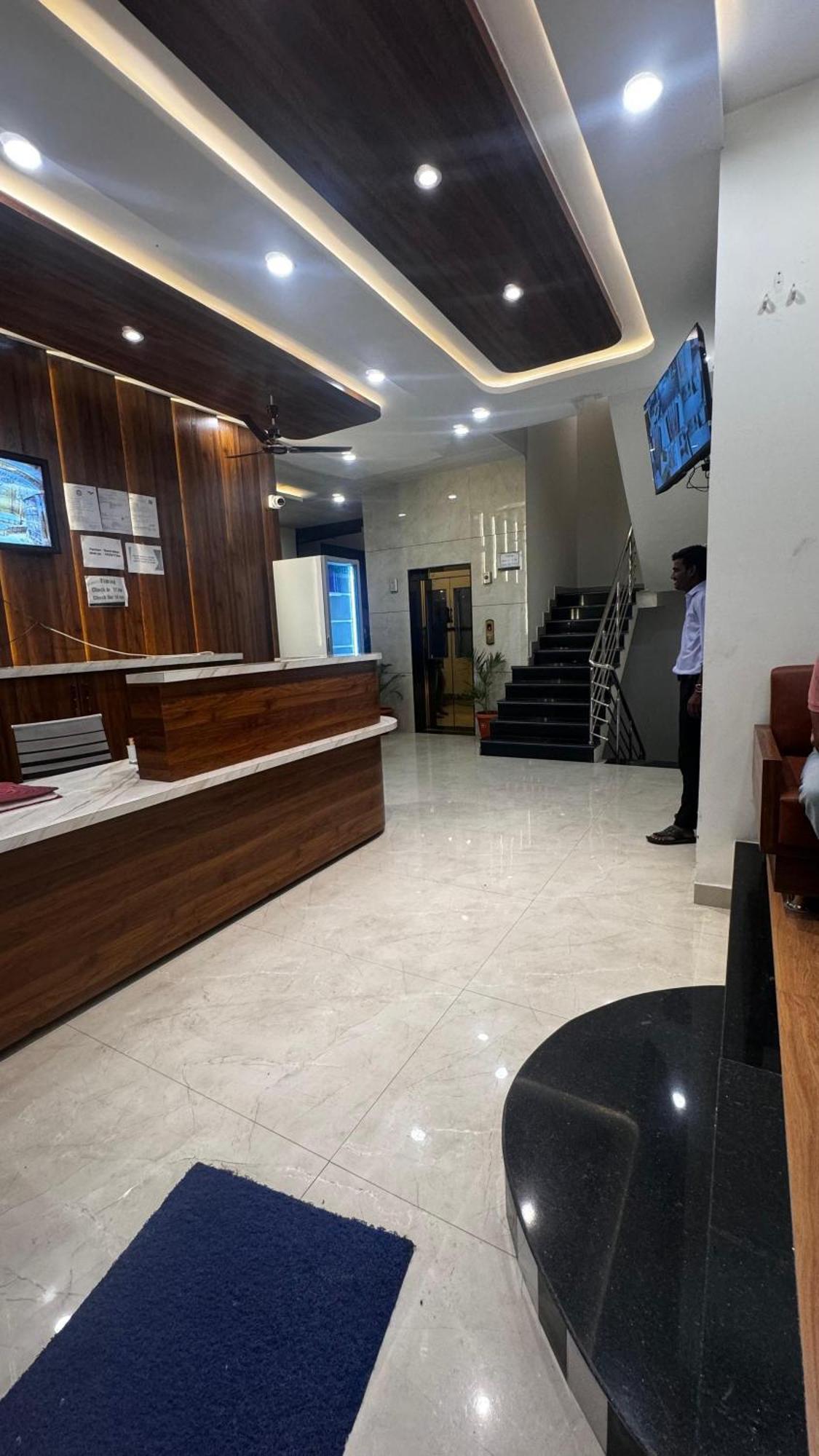 Hotel Prakasham Ujjain Eksteriør bilde