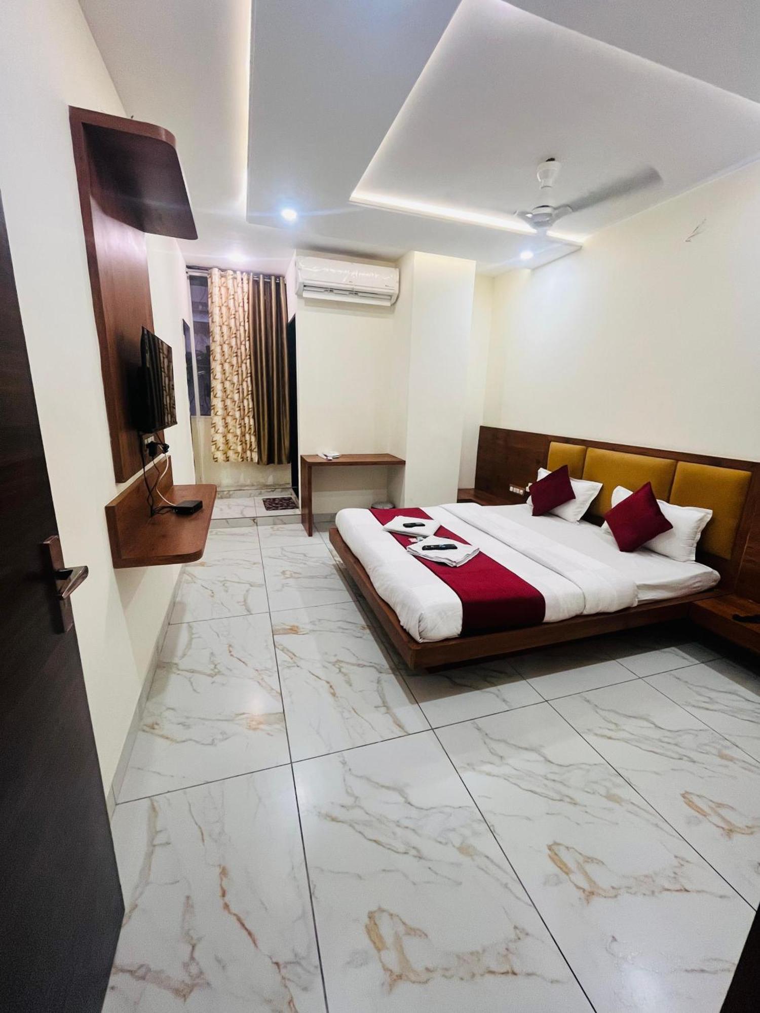 Hotel Prakasham Ujjain Eksteriør bilde