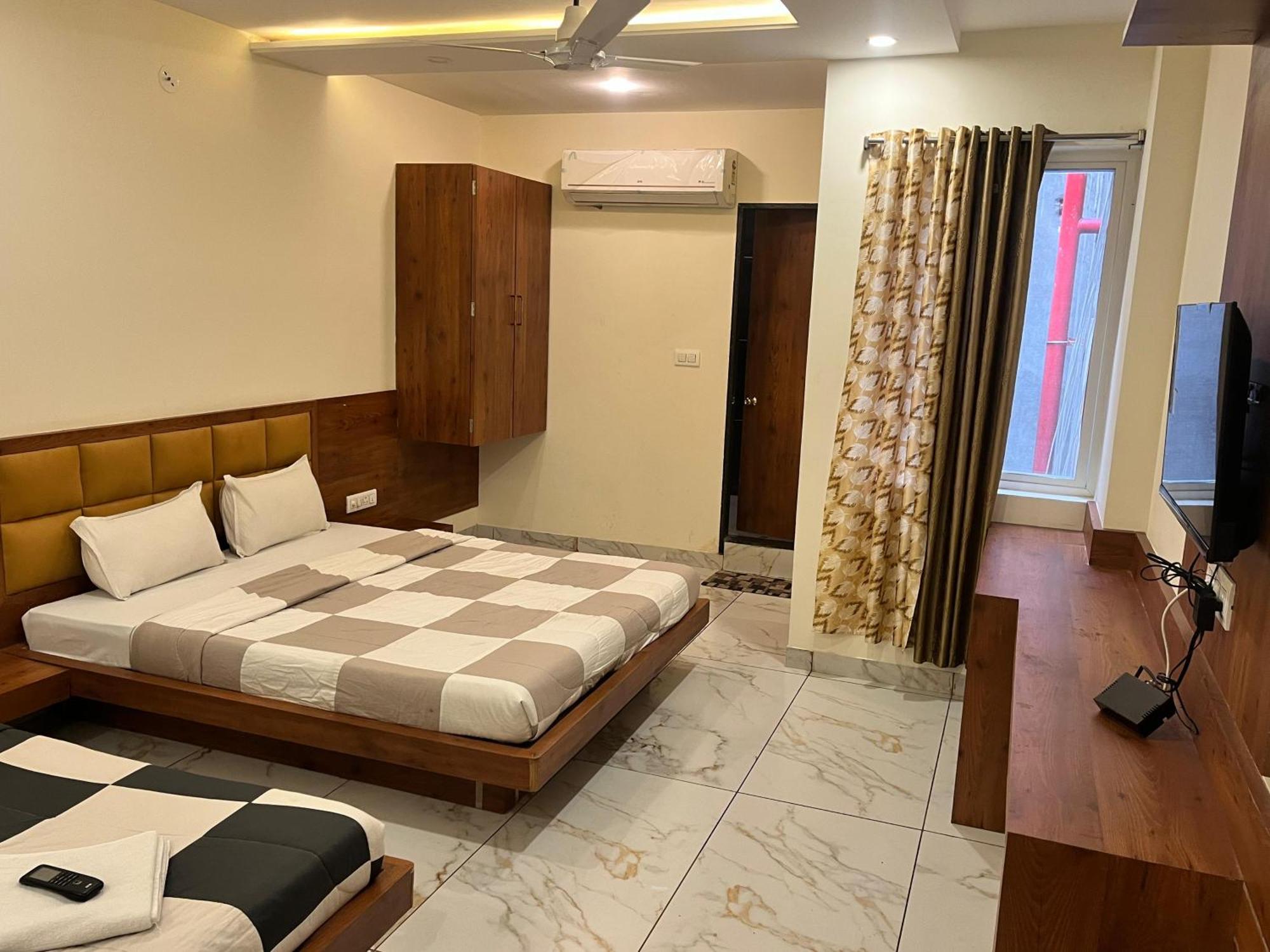 Hotel Prakasham Ujjain Eksteriør bilde
