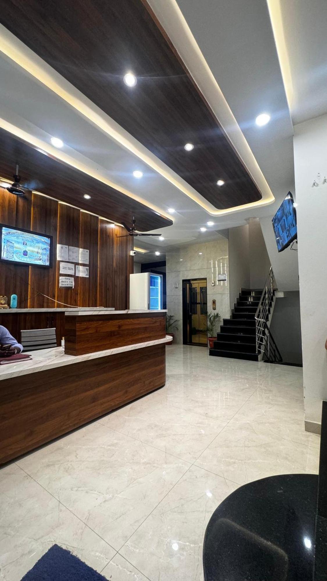 Hotel Prakasham Ujjain Eksteriør bilde