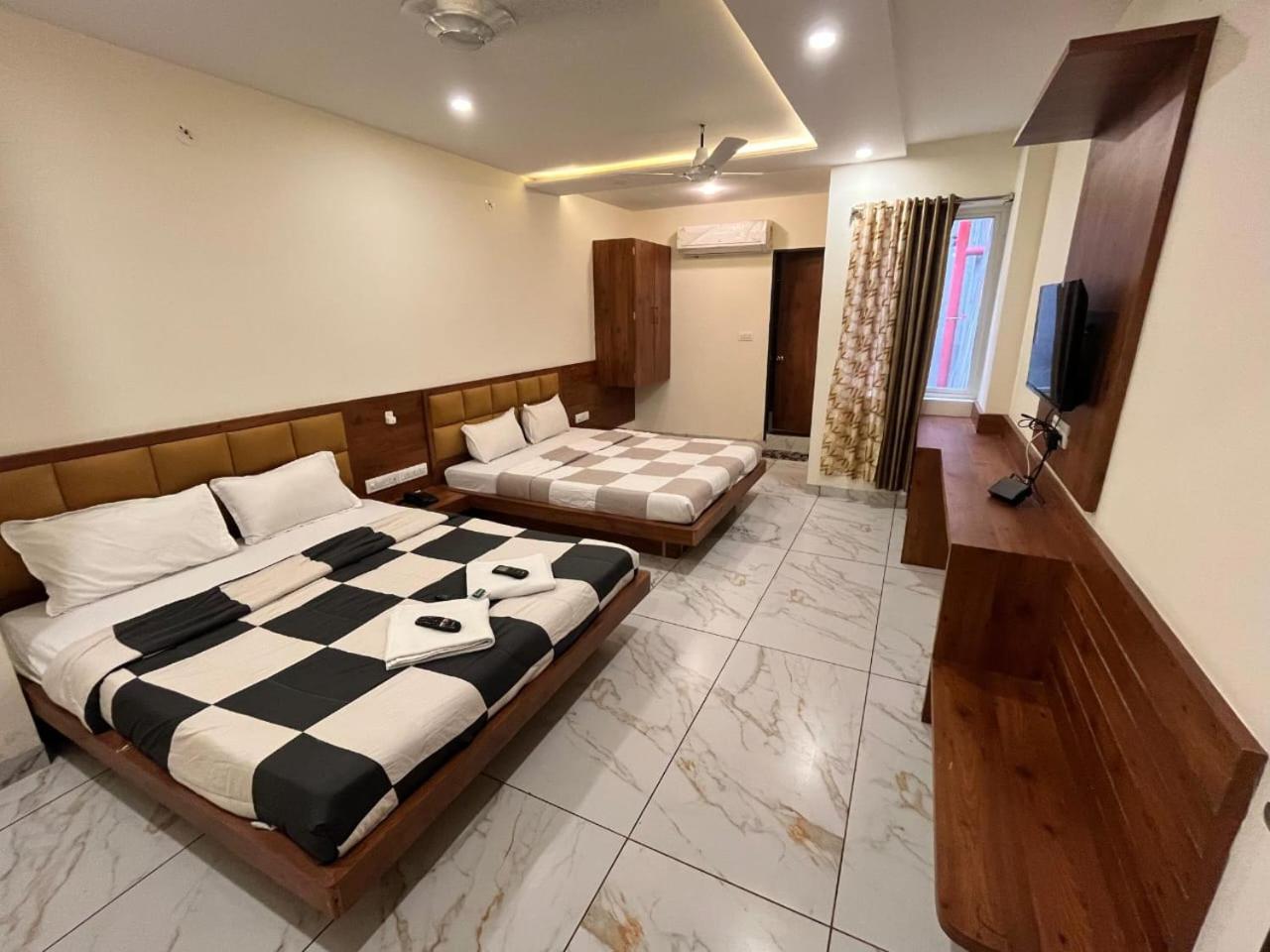 Hotel Prakasham Ujjain Eksteriør bilde